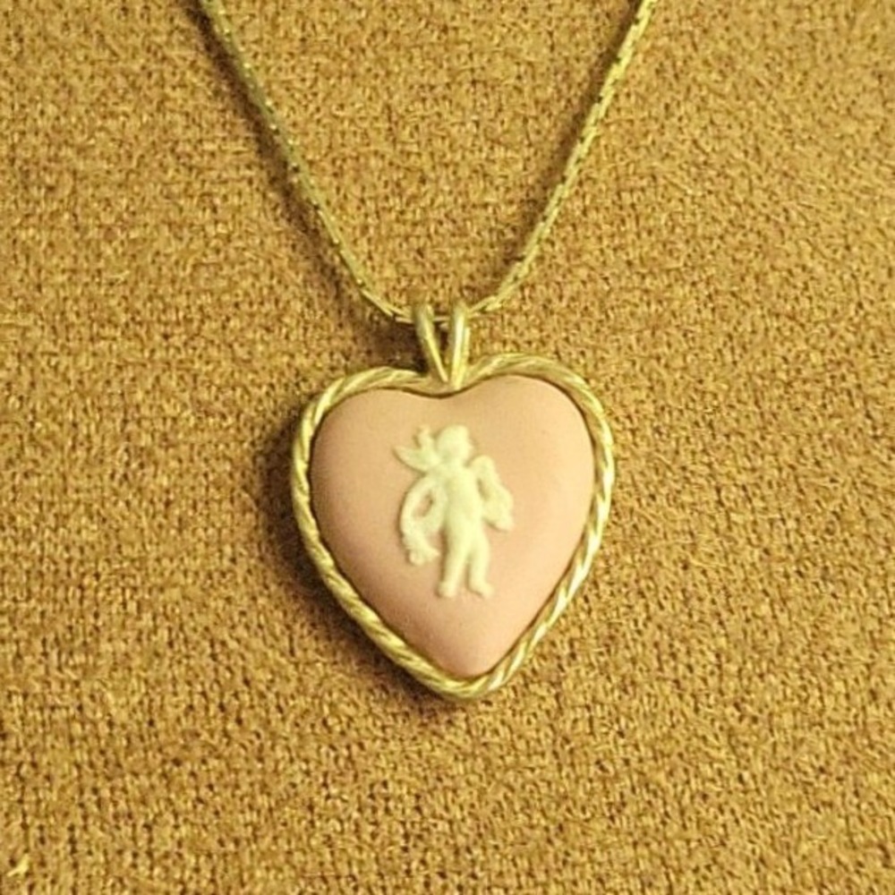 Wedgwood Pink Jasperware Heart Cupid Necklace 18 Inch Gold Tone Coquette